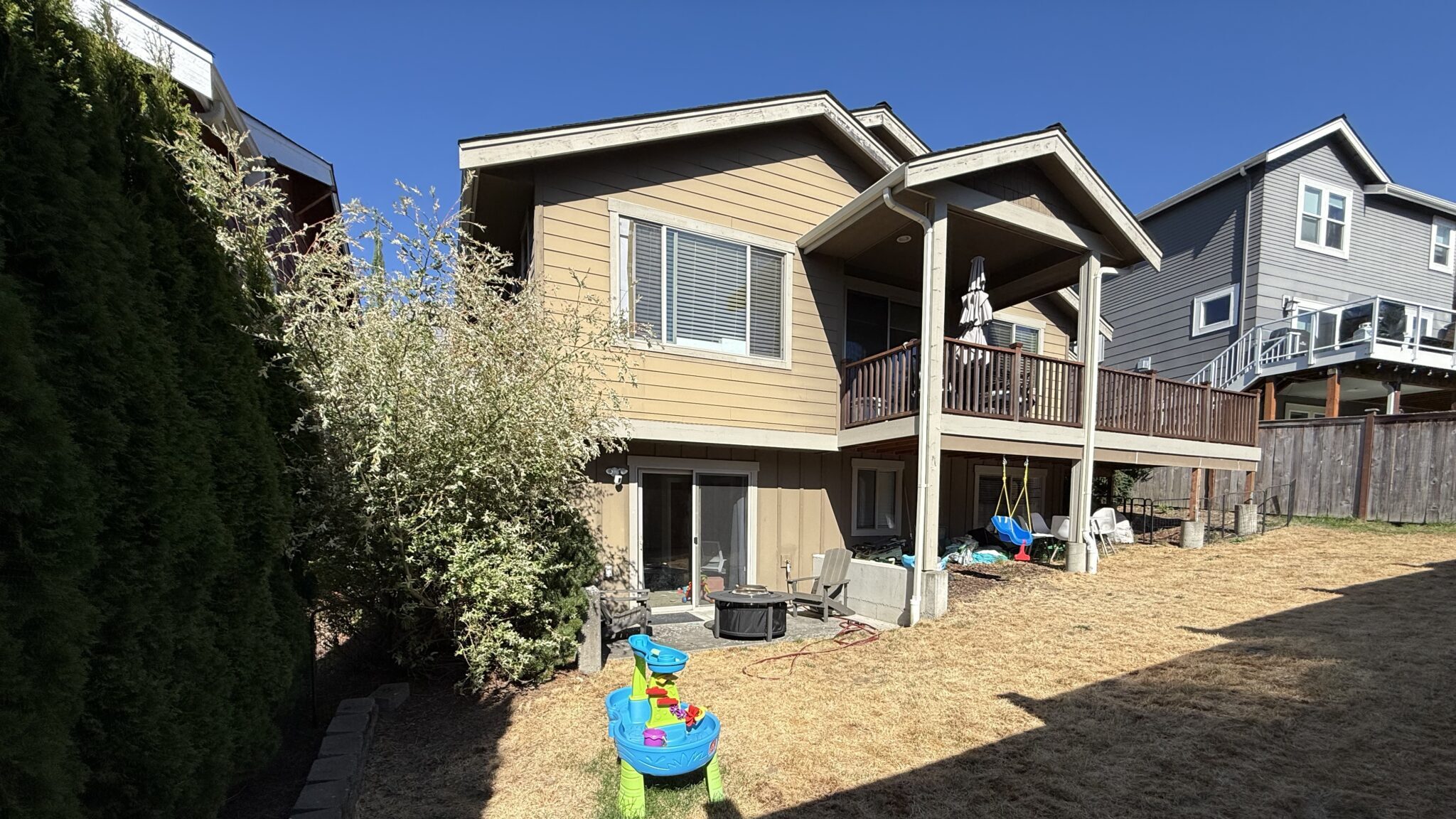 flagstone-patio-and-deck-upgrade-before